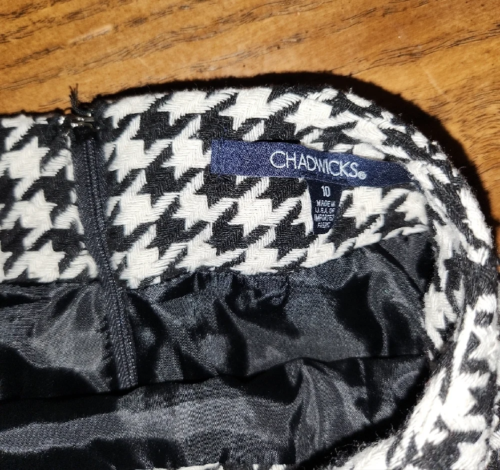 Chadwicks Black and White Houndstooth Pencil Skirt